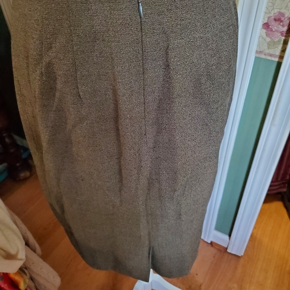 RARE!! Vintage 60s greenish brown skirt. Never worn! - Picture 2 of 4